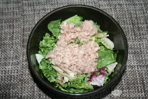 Рецепт: Салат с тунцом и вареными яйцами - Очень легкий и быстрый в приготовлении