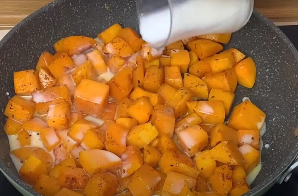 Вкусное и полезное блюдо из тыквы. Лучший рецепт на сковороде: быстро и просто на ужин!