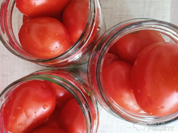 Рецепт: Маринованные помидоры с морковной ботвой - Очень вкусные и без заморочек: с уксусом и без него