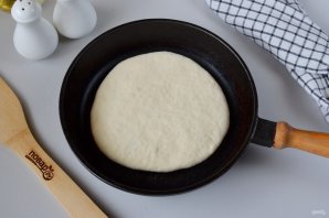 Лепешки с чесноком и сыром