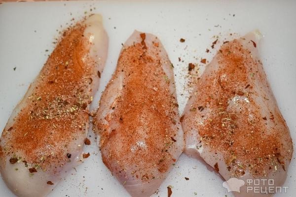 Рецепт: Куринная грудка в томатном соусе с моцареллой - в духовке