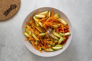Кабачки по-корейски с соевым соусом