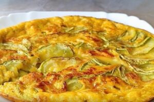 Подруга из Италии поделилась рецептом. Нежная и сочная кабачковая пицца: буду так готовить всё лето