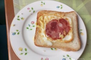 Рецепт: Сэндвич на сухой сковороде — Быстрый и очень сытный вариант еды