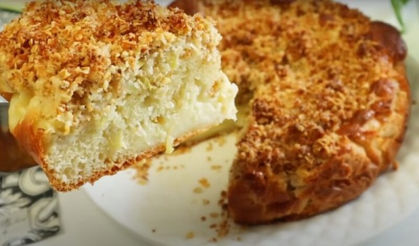 Яблочный пирог, который удивляет. Простой в приготовление, а вкус запомнился на всю жизнь — просто восторг
