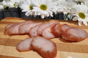 Рецепт: Колбаски куриные — В натуральной оболочке.