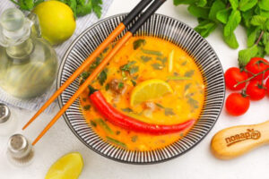 «Том ям» с курицей