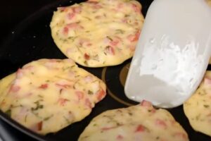 Вкуснее, чем в кафе! Готовим вкусный и сытный завтрак за 5 минут: рецепт, который стоит запомнить