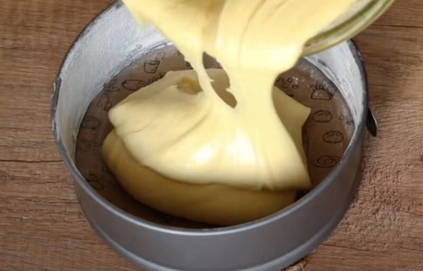 Вкус детства. Пирог на сметане с ягодами – нежность в каждом кусочке