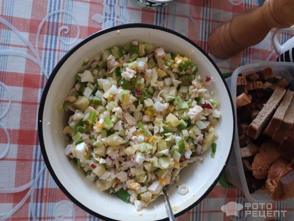 Рецепт: Окрошка на айране - Полезная и освежающая еда в летнюю жару!