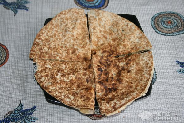Рецепт: Лепешка с твердым сыром и творогом - Из покупных пшеничных лепешек