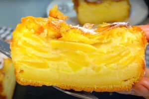 «Невидимый» яблочный пирог — вкуснее, чем пирожное! Готовится не сложно, а получается невероятно вкусным