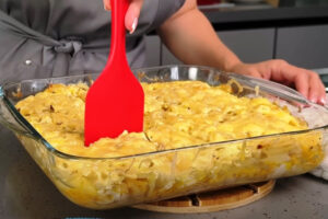 Как быстро и вкусно накормить всю семью. Сытный обед из картошки и курицы — блюдо ресторанного уровня!