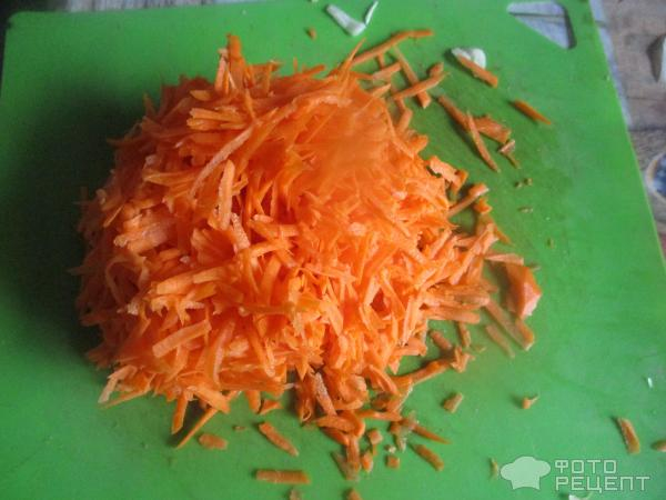 Рецепт: Капуста, тушеная с пивом - с почками, яблоками, черносливом и брусникой