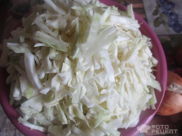 Рецепт: Капуста, тушеная с пивом - с почками, яблоками, черносливом и брусникой