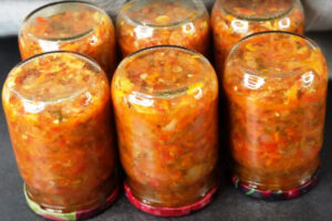 Необычно и вкусно: простой рецепт огуречной икры на зиму! Переросшие огурцы больше не выкидываю