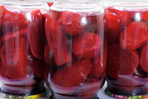 Маринованная свекла на зиму: идеальная закуска, гарнир и основа для салатов. Универсальная заготовка