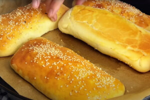 Идеальный перекус для школьника: рецепт пирожков с курицей, которые остаются сочными даже через 5 часов после готовки