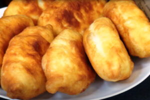 Пирожки «Вокзальные»: тот самый вкус из детства. Рецепт, который так просто повторить на своей кухне!