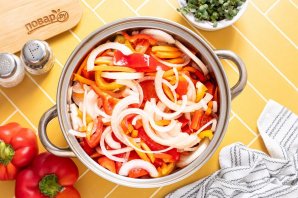Салат из перца моркови и лука