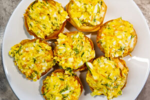 Готовим чесночную намазку с чесноком, плавлеными сырками и яйцами. Любимый рецепт всех поколений