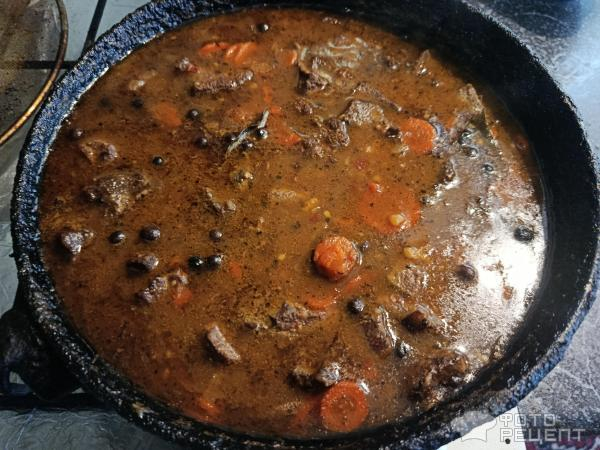 Рецепт: Печень свиная тушеная - с луком и морковью
