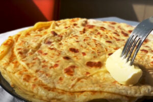Сытное блюдо из картофеля: лепёшки с расплавленным сыром, которые готовятся проще, чем вы думаете