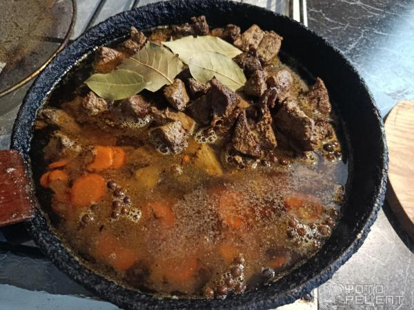 Рецепт: Печень свиная тушеная - с луком и морковью