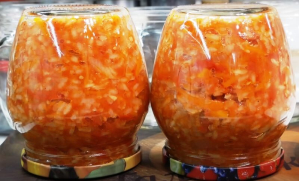 Салат с рисом на зиму «Завтрак туриста» — такой вкусный, что дети едят ложками! Готовлю каждый год без исключения