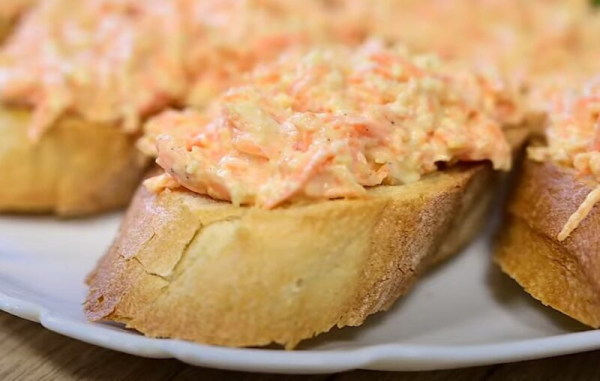 Бюджетная закуска «Пятиминутка». Из продуктов, которые всегда есть даже на студенческой кухне!