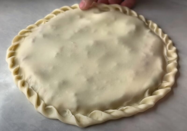 Забудьте про чебуреки! Этот грузинский пирог с мясной начинкой настолько сочный и ароматный, что его хочется есть каждый день