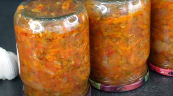 Необычно и вкусно: простой рецепт огуречной икры на зиму! Переросшие огурцы больше не выкидываю
