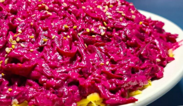 Свекла по-новому! «Красный восторг» — салат с неожиданным вкусом и эффектом «вау» на праздничном столе