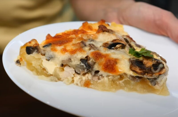 Вкуснее пиццы и проще запеканки: пирог «Жульен» с хрустящей корочкой  — вкус, от которого невозможно оторваться!