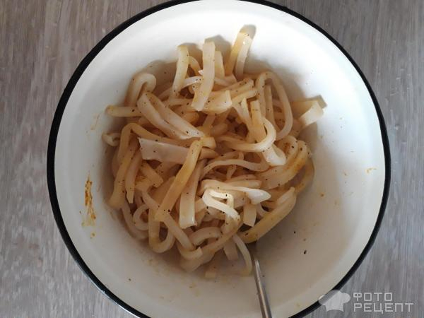 Рецепт: Кальмары жареные с луком - Полезный морепродукт для всей семьи!