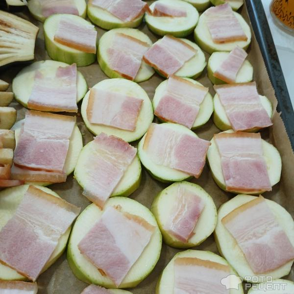 Рецепт: Запеченные кабачки с морковно-сырной начинкой-просто и вкусно! - С копчёным салом