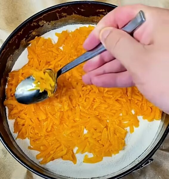 Нежный осенний десерт! Домашний тыквенный пирог из сухого теста: хрустящий снаружи и сочный внутри