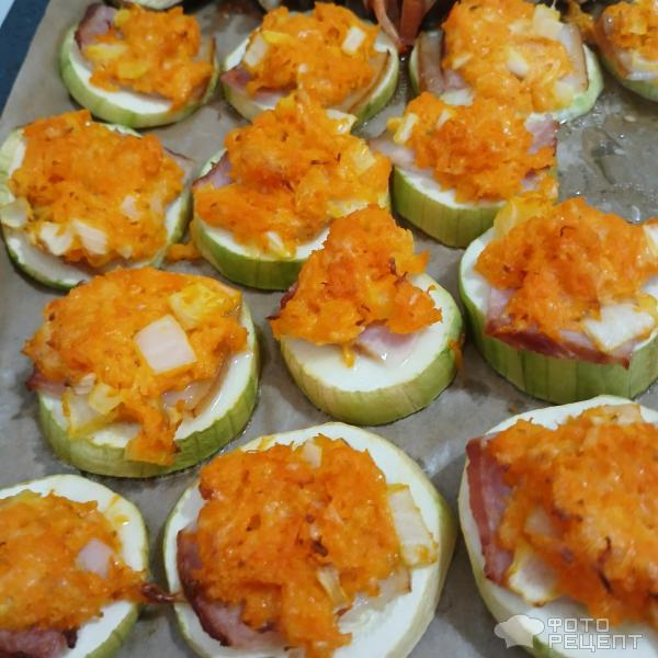 Рецепт: Запеченные кабачки с морковно-сырной начинкой-просто и вкусно! - С копчёным салом