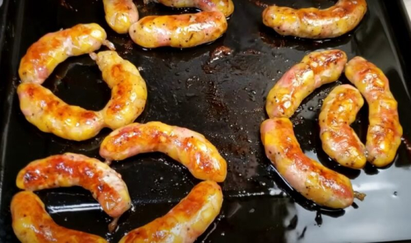 Румяные колбаски из картофеля и мяса: секрет хрустящей корочки и нежной начинки, которая тает во рту Румяные колбаски из картофеля и мяса: секрет хрустящей корочки и нежной начинки, которая тает во рту