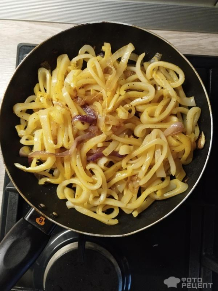 Рецепт: Кальмары жареные с луком - Полезный морепродукт для всей семьи!