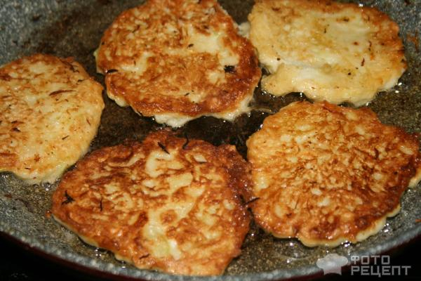 Рецепт: Кабачковые оладьи - как не сладкие пирожные с начинкой