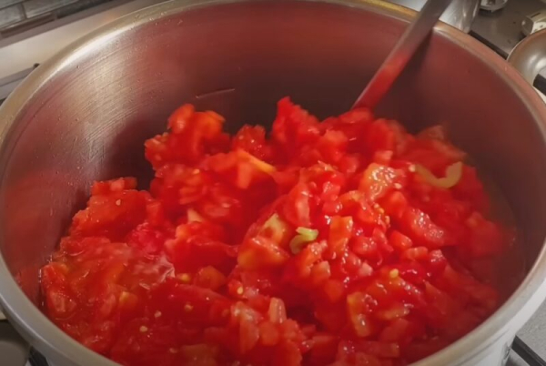 Томатный соус «Шакшука» на зиму. Заготовка для вкусной и быстрой яичницы: просто и практично