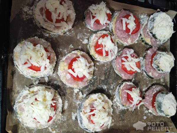 Рецепт: Кабачки запеченные с фаршем и сыром - Праздничные кабачки: вкусно, сытно, бюджетно